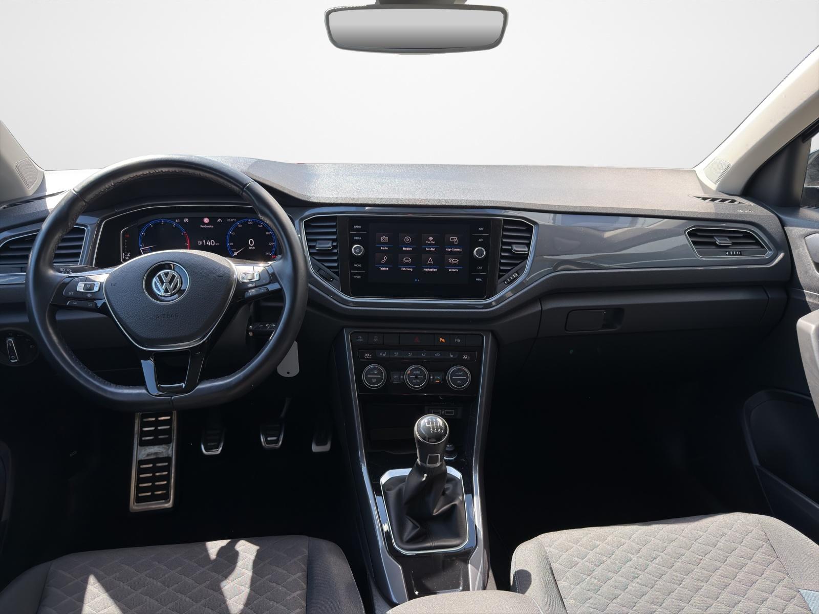 Volkswagen T-Roc 1.5 TSI IQ.DRIVE  AHK Navi LED PDC LM Temp