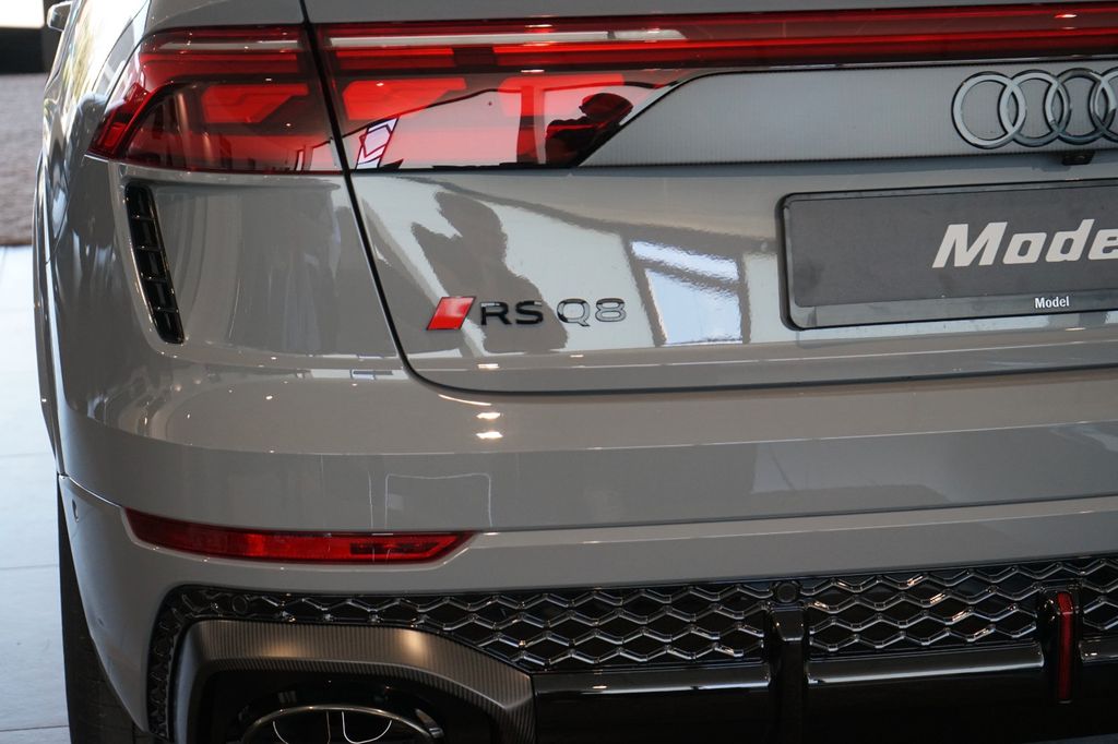 AUDI RSQ8 performance | B&O Advanced | Carbon | 305 AUDI RSQ8 performance | B&O Advanced | Carbon | 305