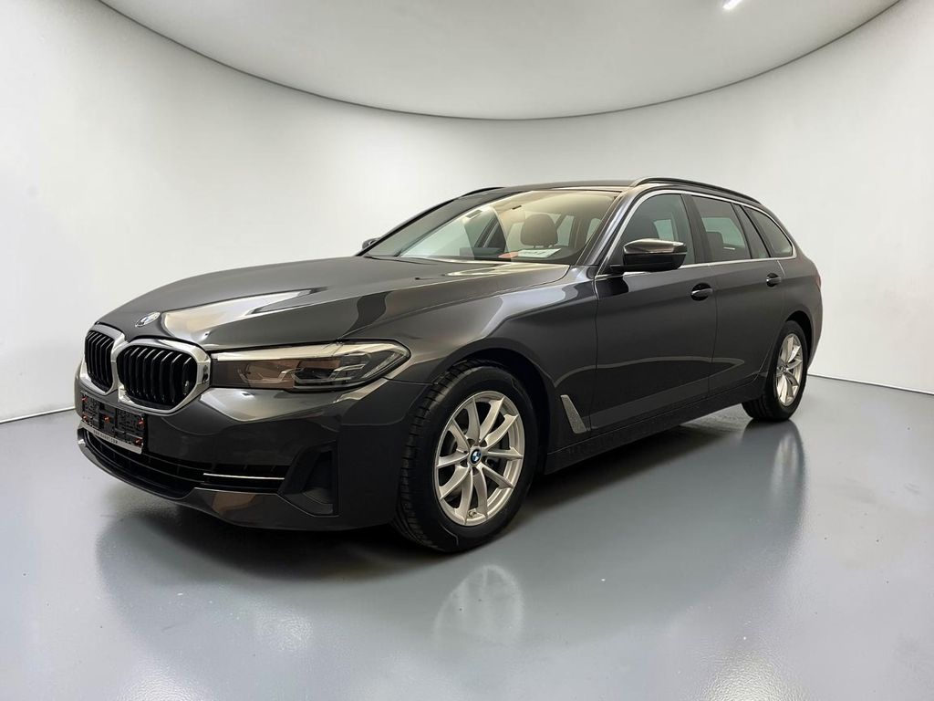 2023 BMW 520