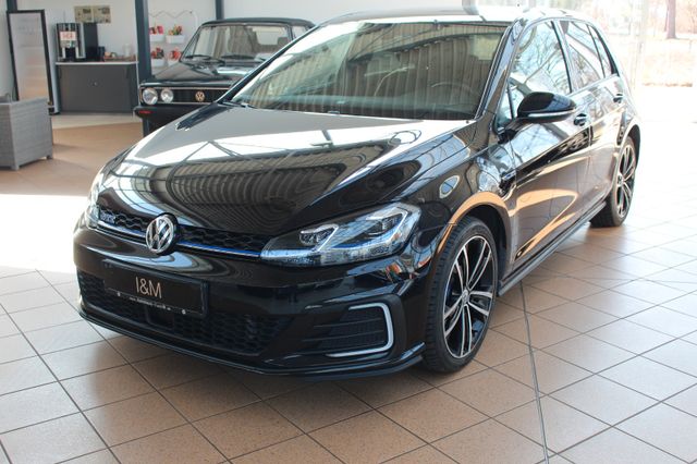 Volkswagen Golf VII Lim. GTE +Carplay+Navi+SHZ+Pano+