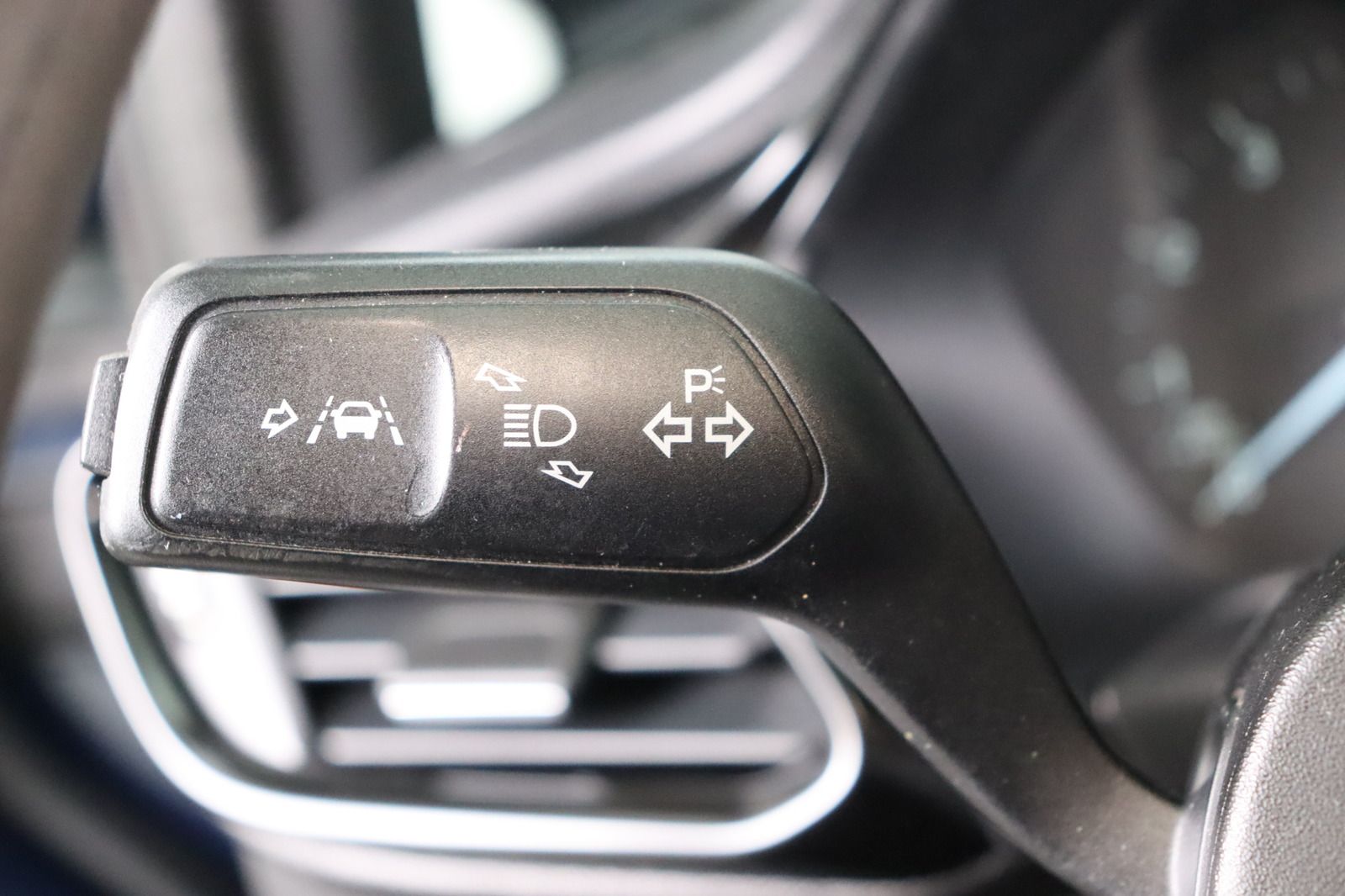 Fahrzeugabbildung Ford Fiesta 1.1 * Klima * Tempomat