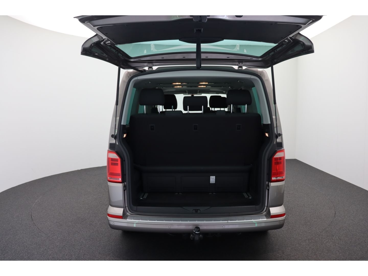 Fahrzeugabbildung Volkswagen T6.1 Multivan Trendline Pano Elektr. Schiebetür