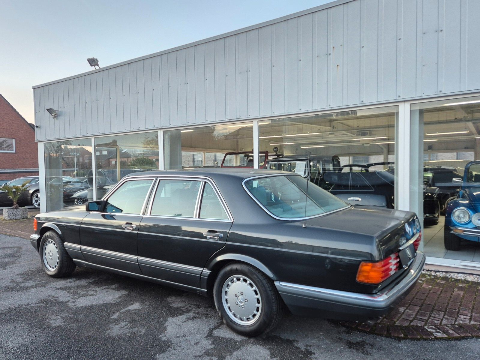 Fahrzeugabbildung Mercedes-Benz 560 SEL/Deutsch/Coupé Sitzanlage/Bestzustand