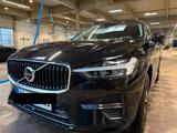 Volvo XC60 B4 Momentum Pro. AHK, Standheizung, Carplay