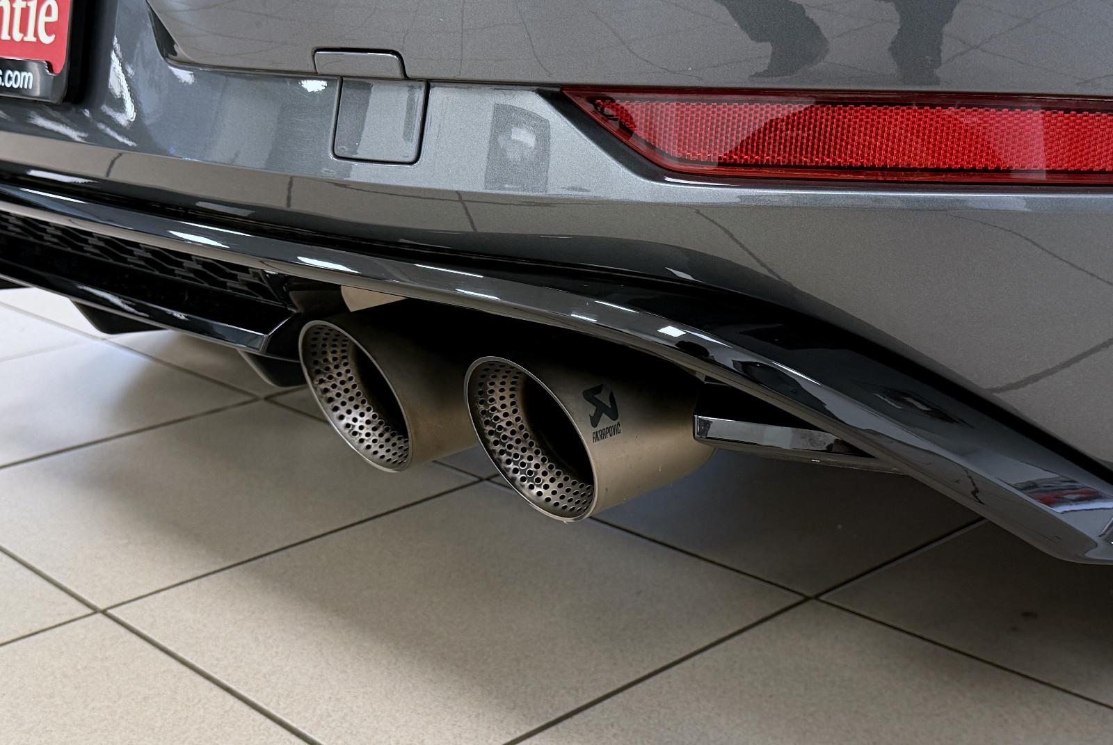 Volkswagen Golf VII R 4M *Akrapovic*PanSD*ACC*Carbon*Kamera