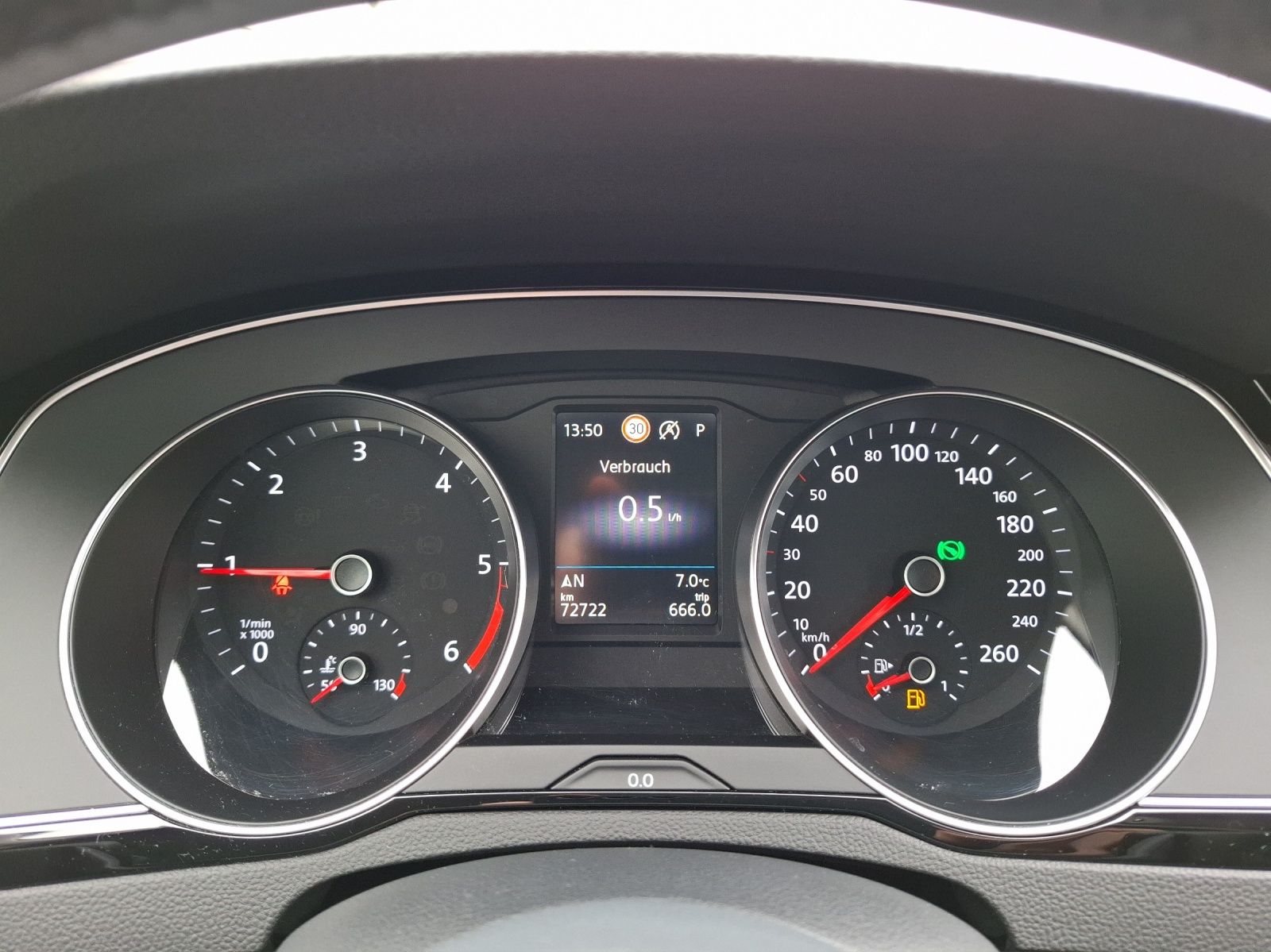Fahrzeugabbildung Volkswagen Passat Variant TDI Business DSG LED Navi ACC RFK