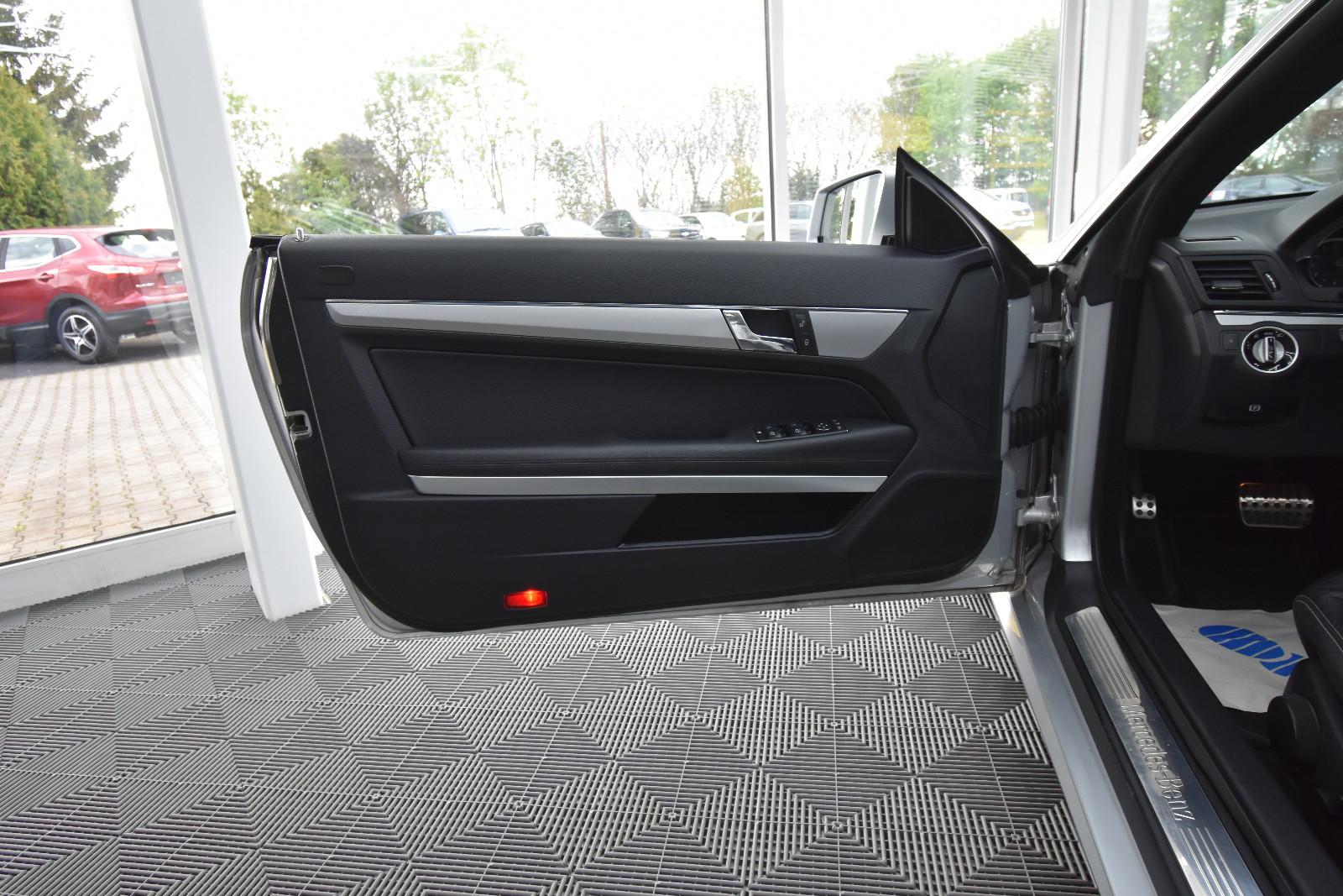 Mercedes-Benz E 250 Cabrio SHZ NAVI SBL AHK TEMP