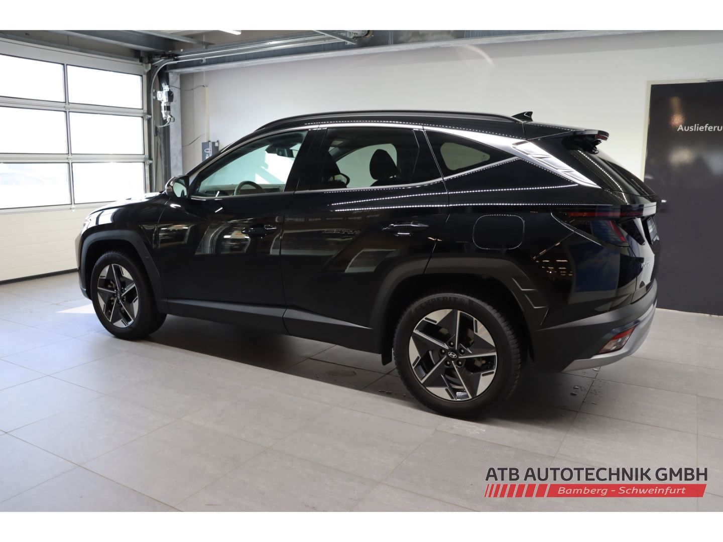 Fahrzeugabbildung Hyundai Tucson Trend 1.6 T-GDI PHEV 99,3% SOH 6-AT 4WD N