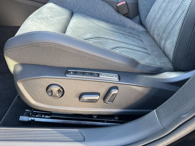 Golf VIII Variant STYLE 1.5 eTSI IQ LIGHT ASSIST