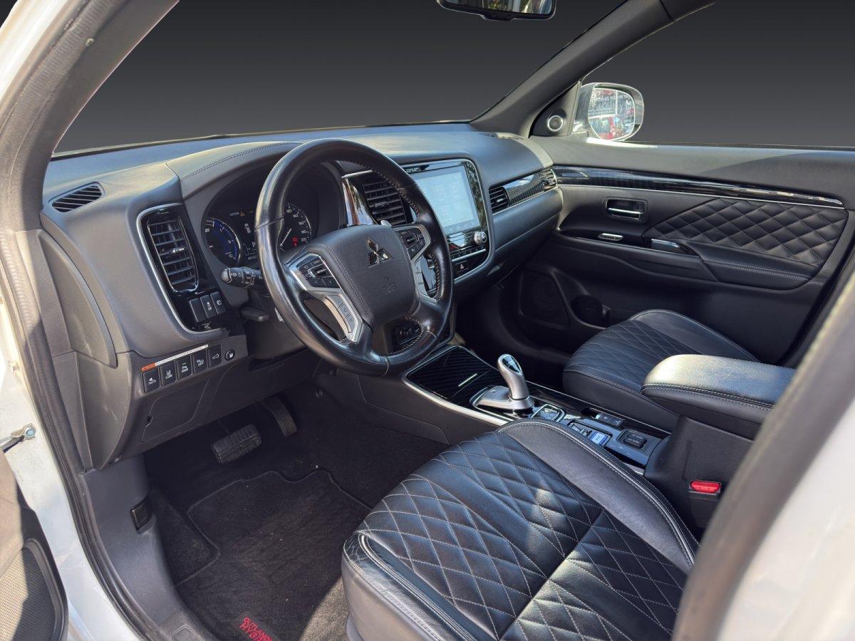 Mitsubishi Outlander 2.4 PHEV TOP 4WD