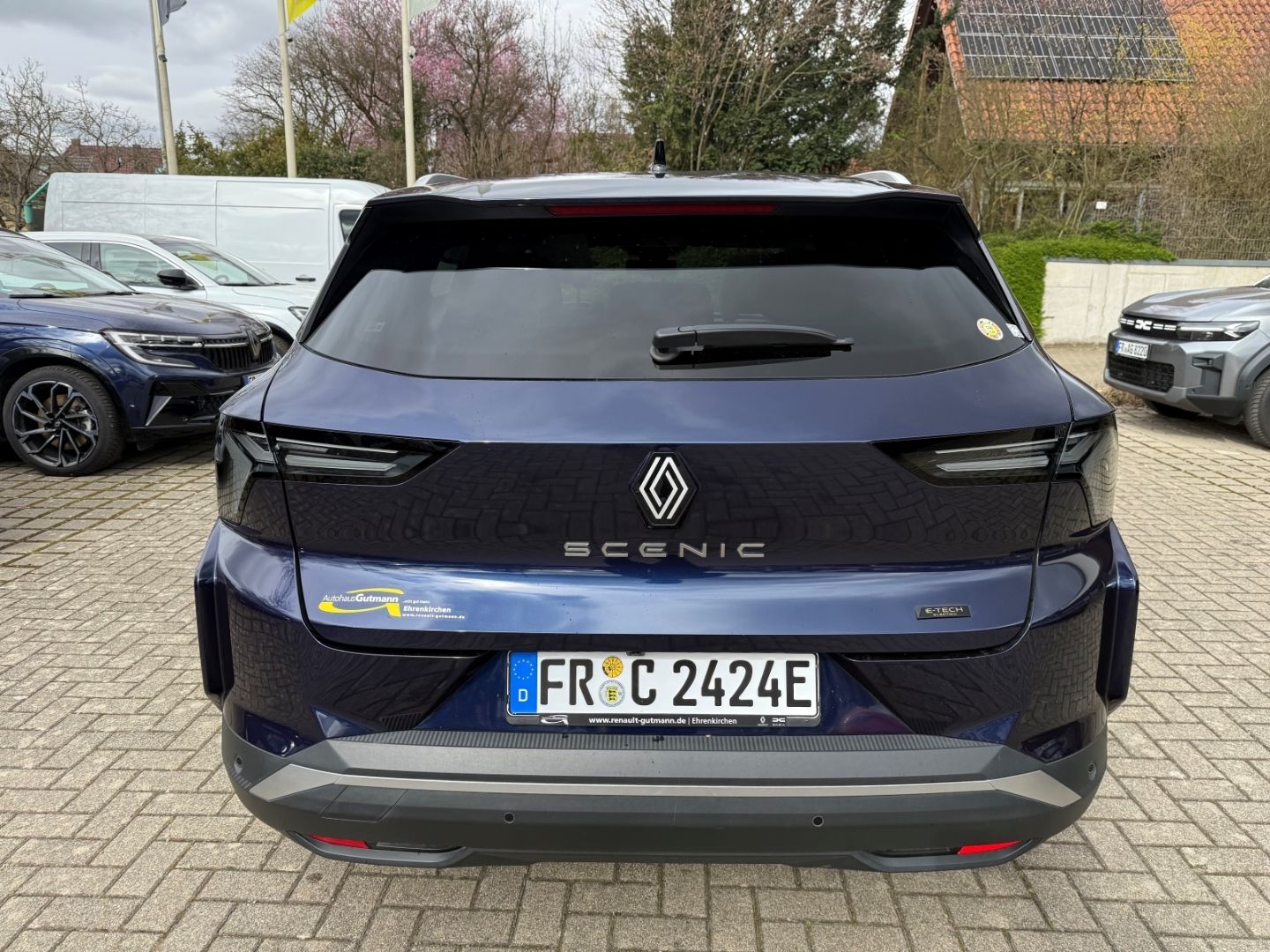 Fahrzeugabbildung Renault Scenic E-Tech Electric 220 Long Range Iconic Pan