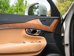 Volvo XC 90 – 20 / 30