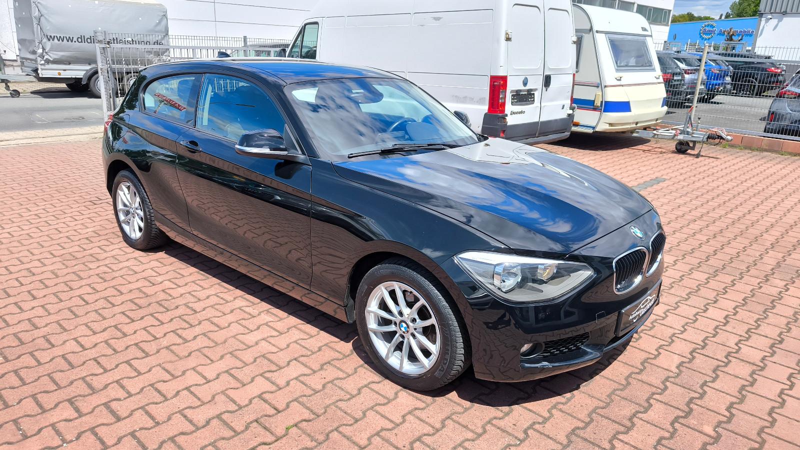 BMW 114i Limousine 3-trg. Navi AHK