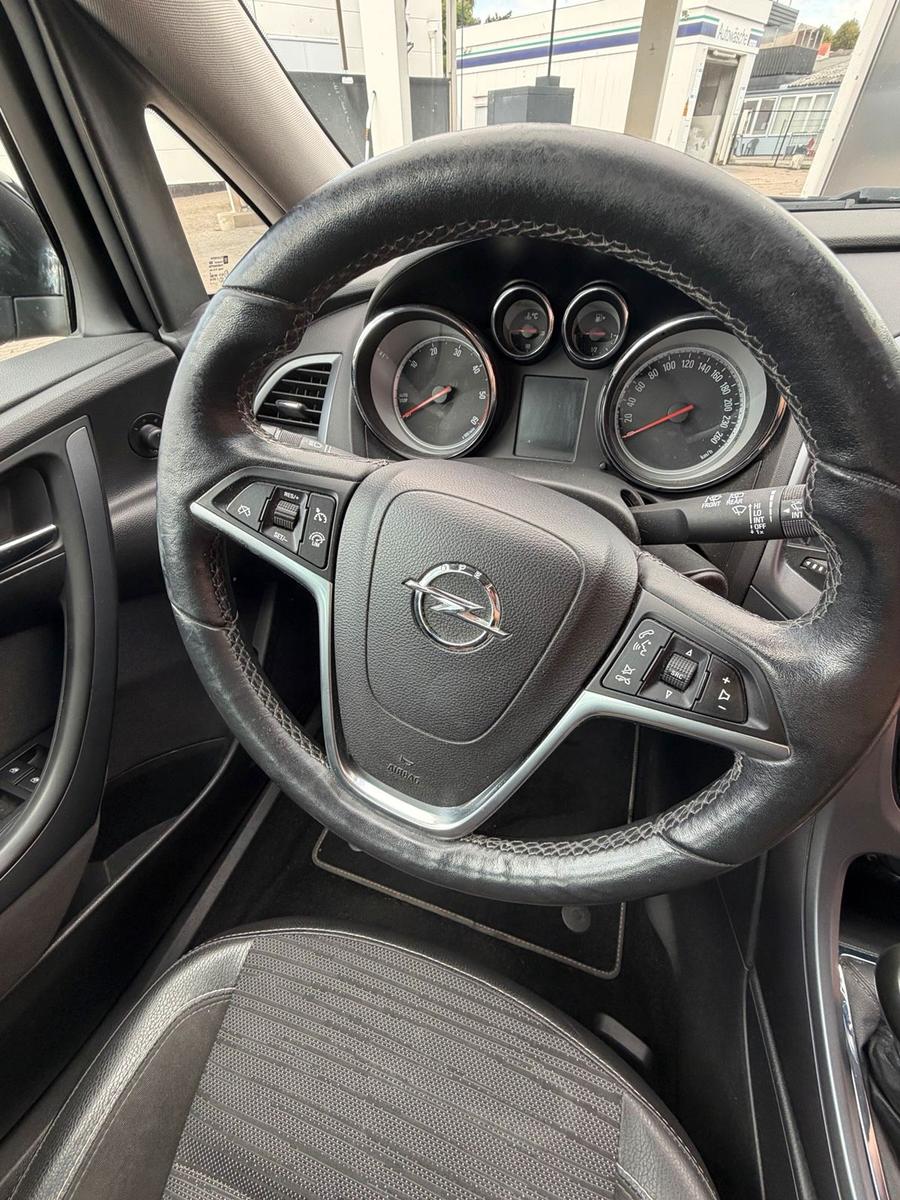Opel Astra 2015 — photo 7