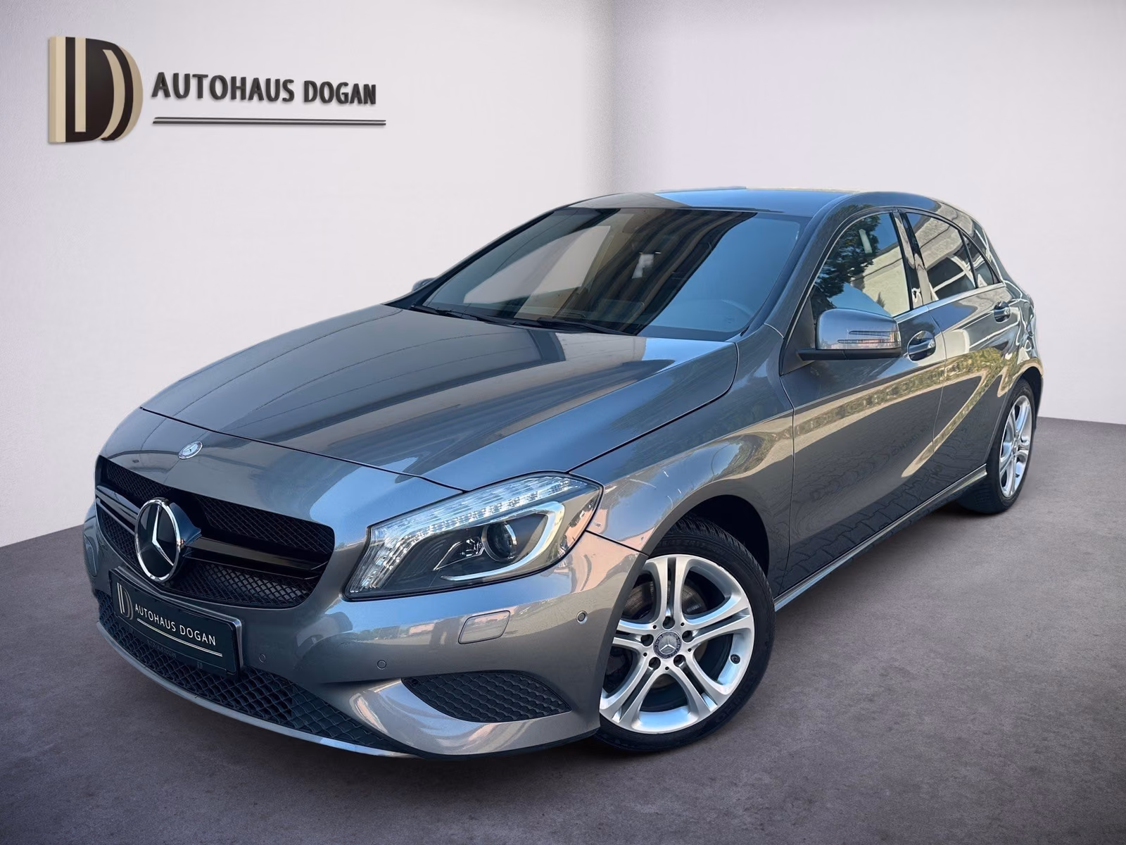 Mercedes-Benz A 180 Xenon*Navi*Sitzhzg*Kamera*Tempomat*AHK*