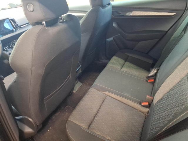 Fahrzeugabbildung SKODA Karoq 1.5 TSI DSG Selection Tour AHK PANO AREA-V