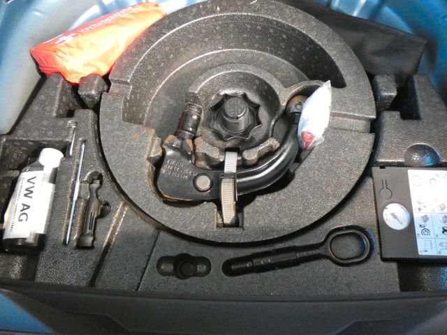 T-Roc 1.6 TDI Style R-Line AHK AID NAVI LED ACC