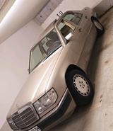 Mercedes-Benz Mercedes E200 W124 klassischer H-Kennzeichen - gebrauchte Mercedes-Benz E 200 aus dem Jahr 1990