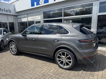 Porsche Cayenne - 3