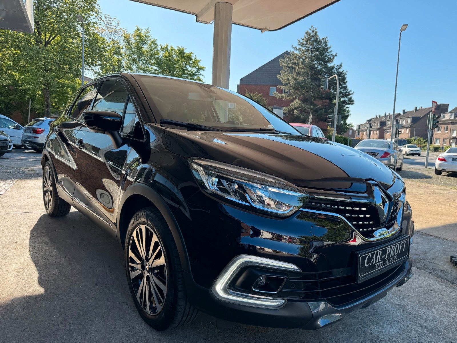 Fahrzeugabbildung Renault Captur Initiale Paris Navi/Leder/Kamera/21Tkm