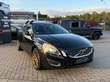 Volvo V60 Kombi Summum XENON-NAVI-KAMERA-AUTOMATIK-SHZ - gebrauchte Volvo V60 aus dem Jahr 2011