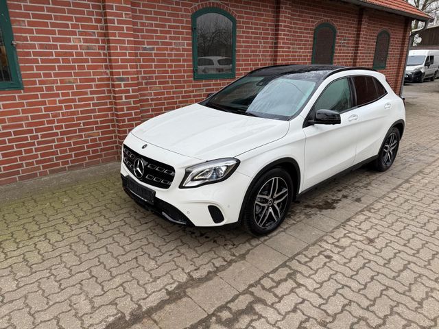 Mercedes-Benz GLA 180 Urban Panorama LED Kamera