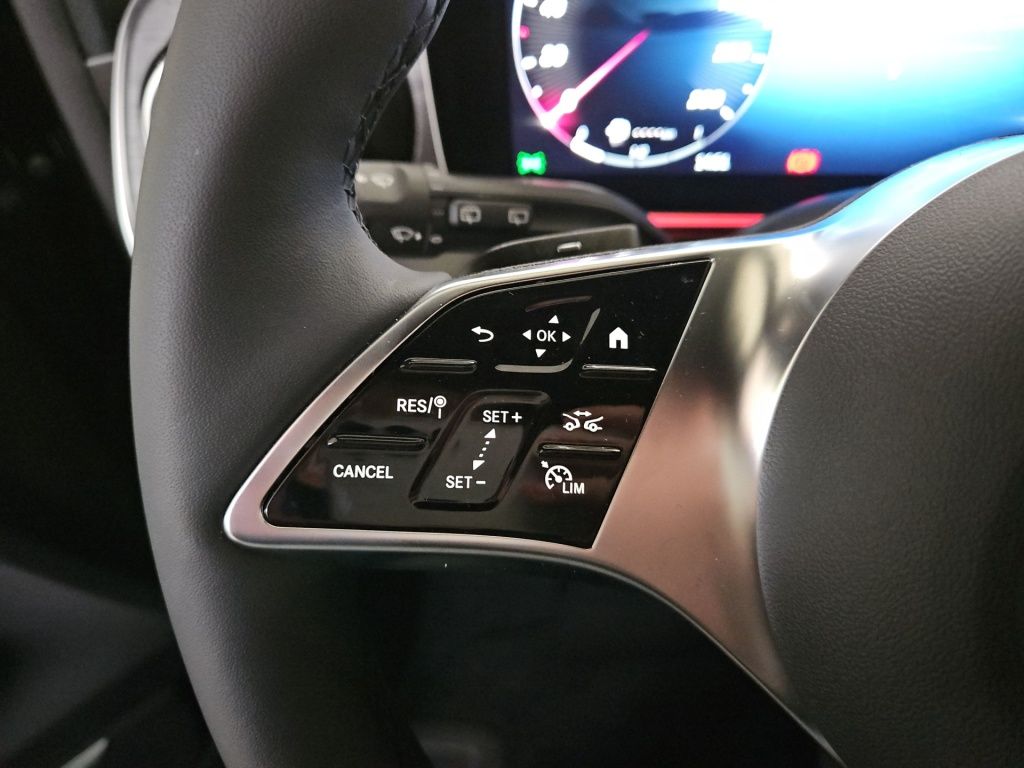 Fahrzeugabbildung Mercedes-Benz V 300 d STYLE Extralang 360 ACC AHK AUT Facelift