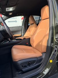 Lexus UX - 12