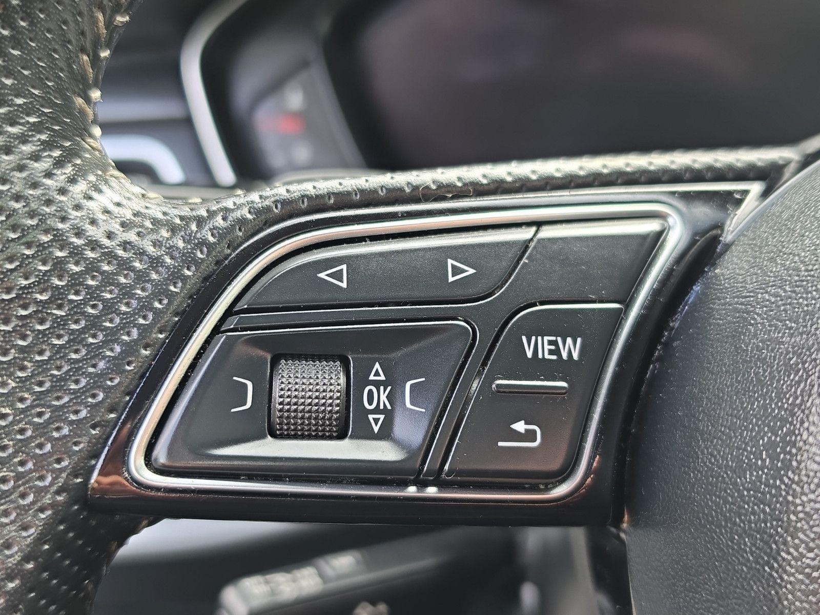 Fahrzeugabbildung Audi A5 Cabriolet Sport S-Line Automatik Navi Leder