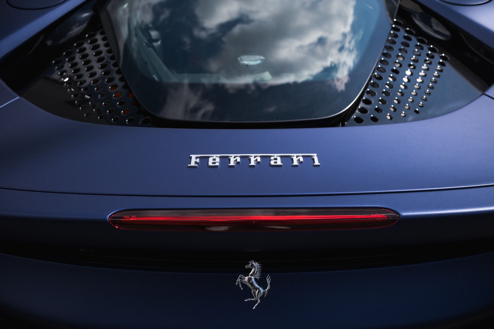 Fahrzeugabbildung Ferrari SF90 -Foliert-Lift-KarbonRacingSitze-JBL