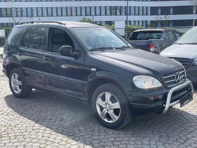 Mercedes-Benz ML 320 LPG/ Klima/Leder/Schiebedach/TV/AHK