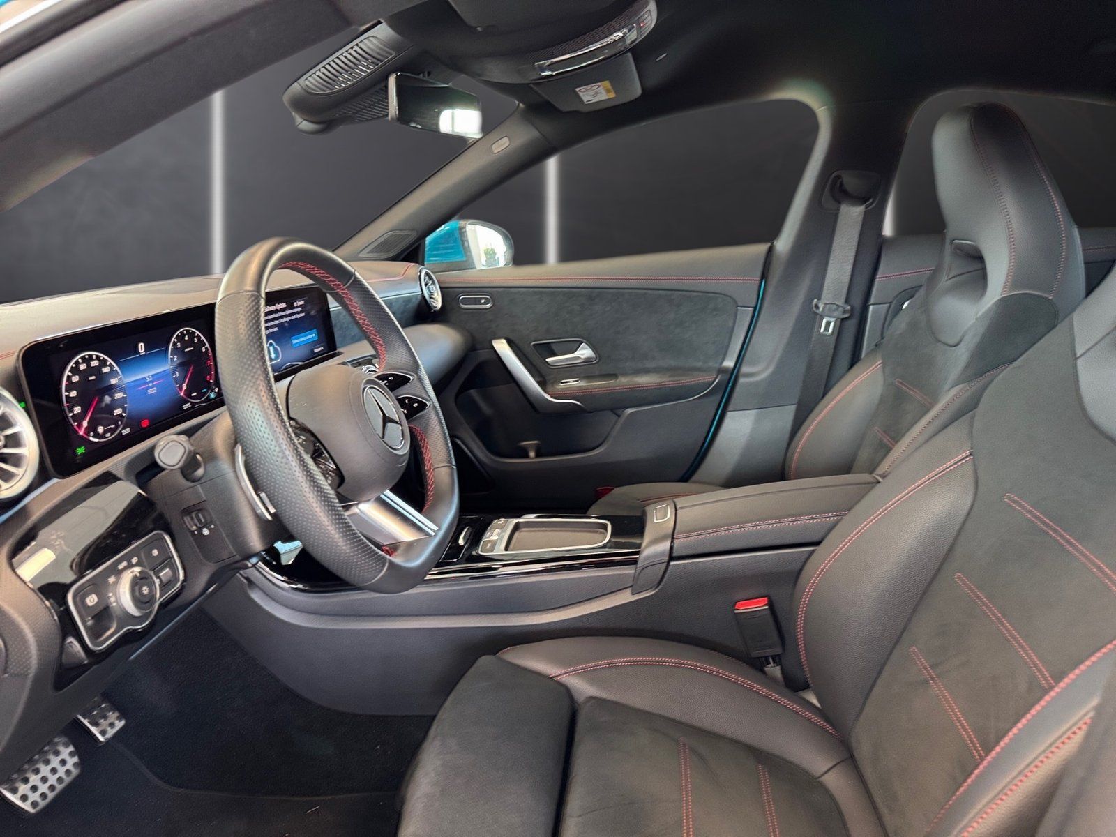 Fahrzeugabbildung Mercedes-Benz CLA 250 4M AMG Premium*Multibeam*Totwinkel*Kame*
