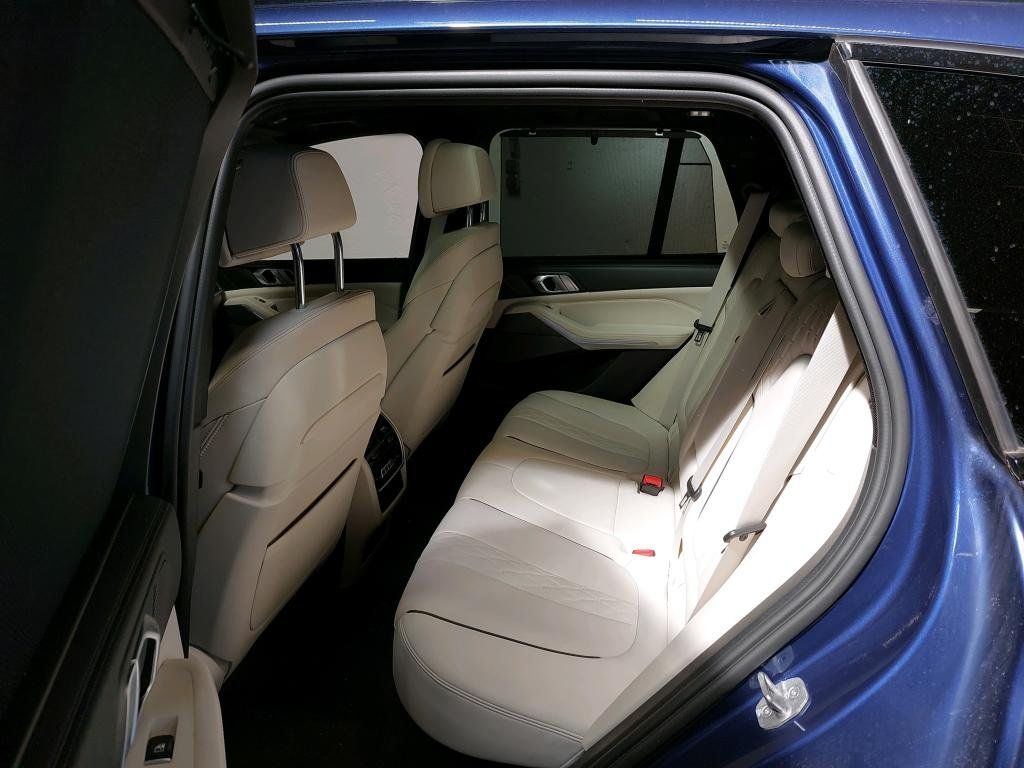 Fahrzeugabbildung BMW X5 xDrive 40d M-Sportpaket/INNO/SKY-LOUNGE/360°K