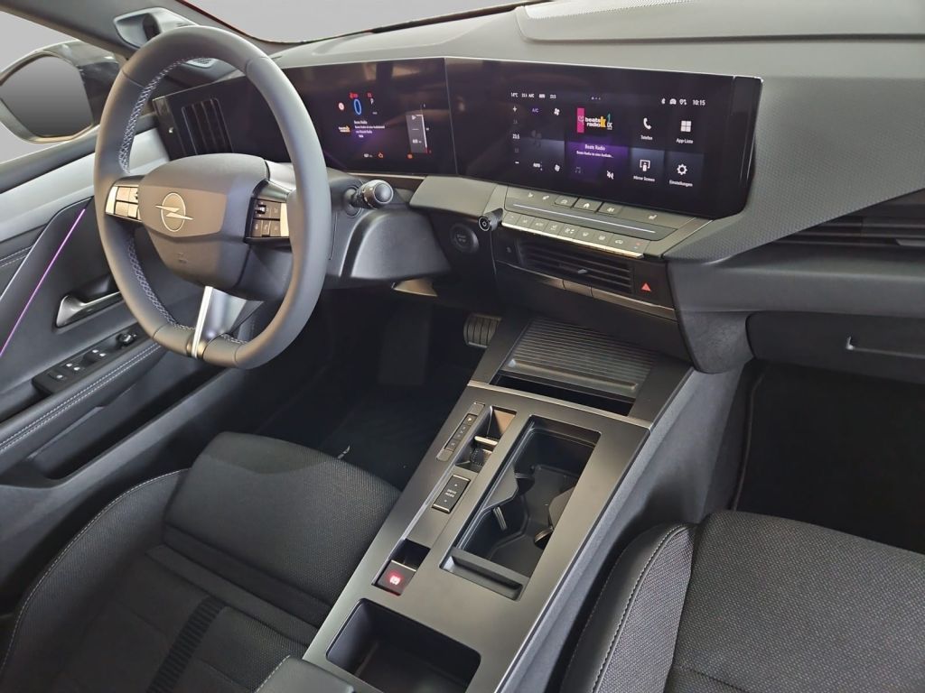 Fahrzeugabbildung Opel Astra Sports Tourer Hybrid 107 kW GS