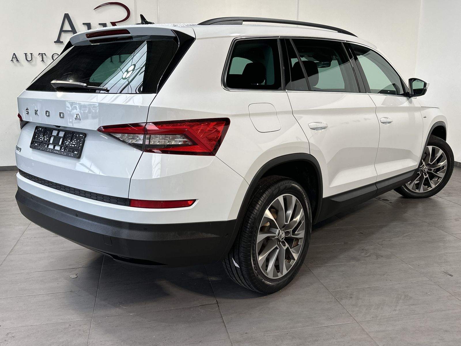 Fahrzeugabbildung SKODA Kodiaq 2.0 TDI DSG Clever NAV+LED+AHK+KAMERA+ACC