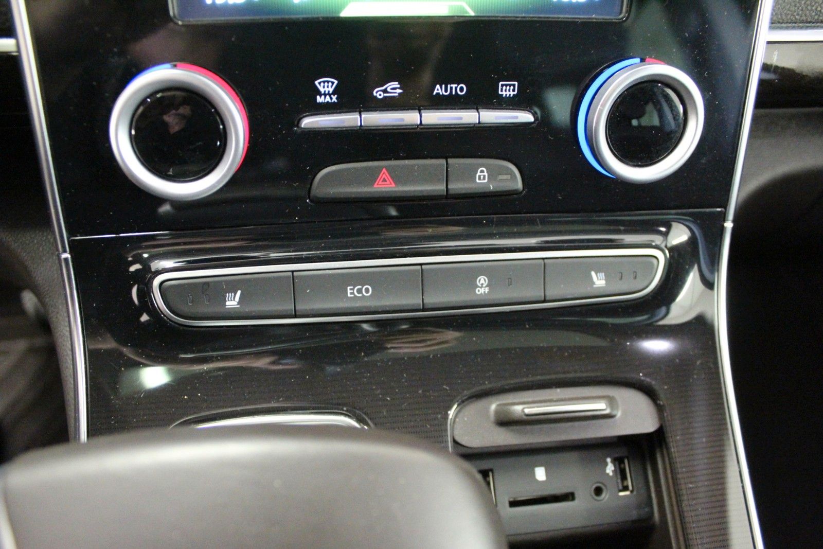 Fahrzeugabbildung Renault Espace ENERGY TCe 200 EDC Intens 7 Sitzer