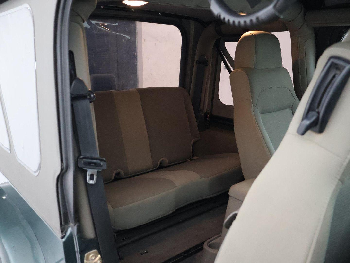 Jeep Wrangler Sahara 4.0i | 177 ch | BVM | Capote souple | Attelage | Pneus BFGoodrich All-Terrain | Bluetooth/DAB