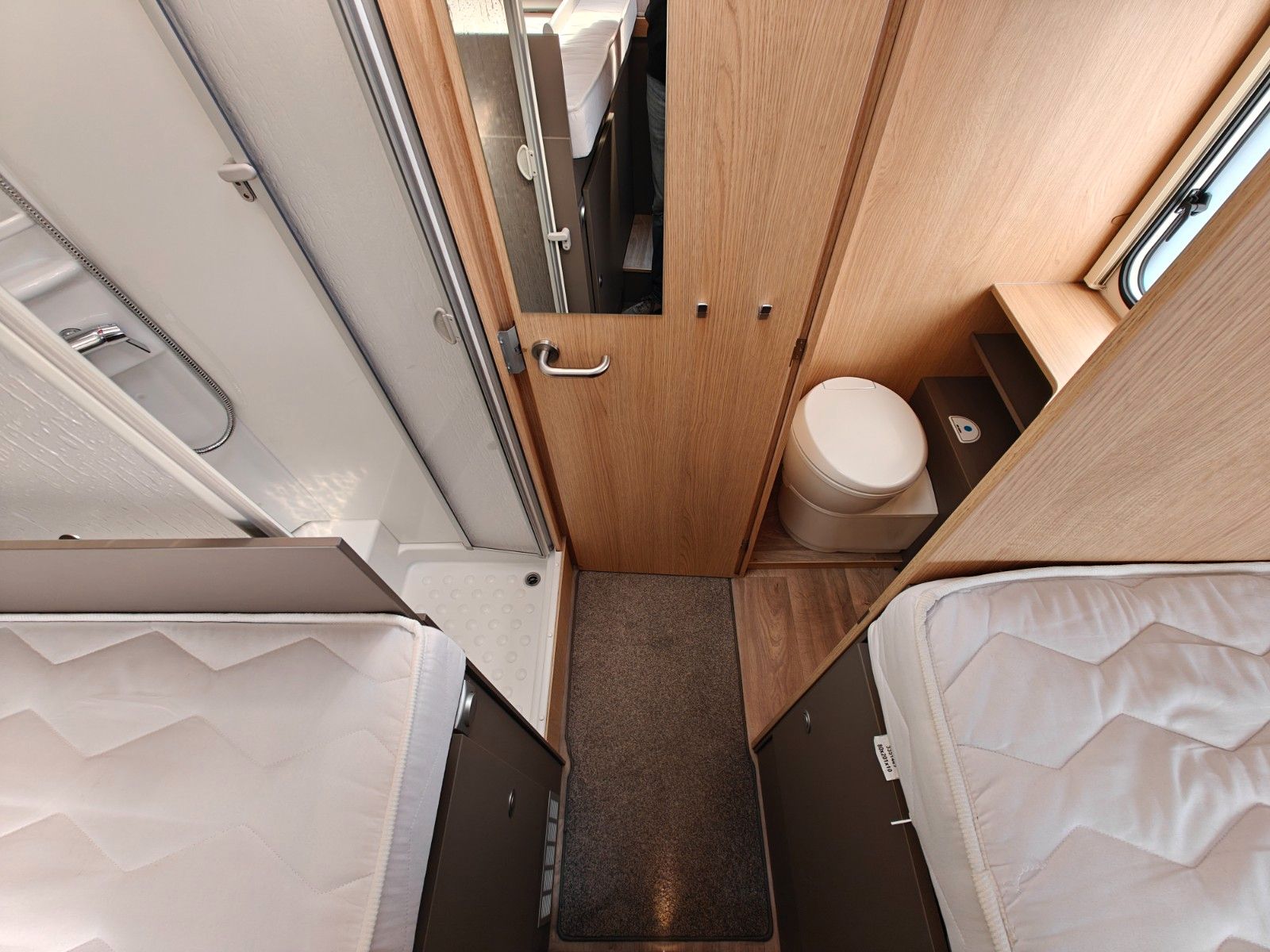 Fahrzeugabbildung LMC Tourer Lift H 730 G - Luftfeder, Winterpaket -