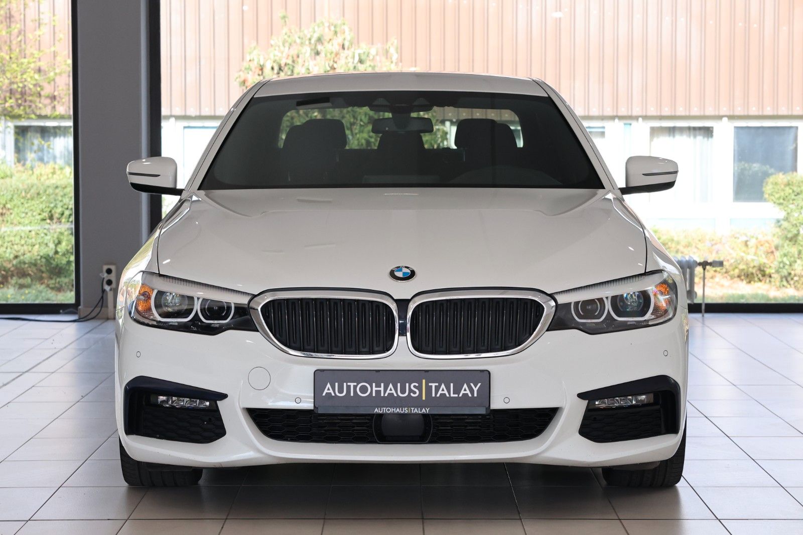 BMW 530 d Limousine M Sport DisplayKey*Navi*ACC*KAM imagem 3