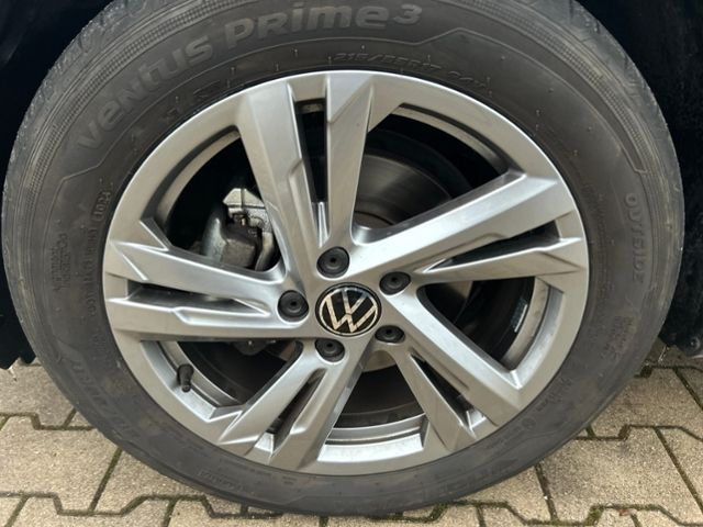Fahrzeugabbildung Volkswagen T-Roc 1.5 TSI R-LINE LED-PLUS SHZ APP-CONNECT AC