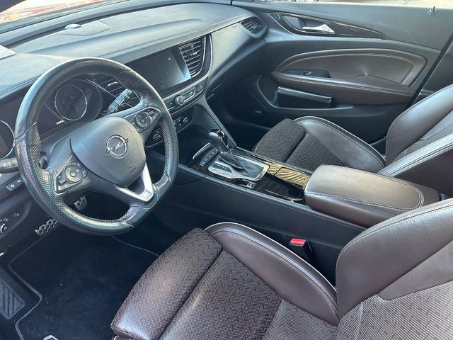 Fahrzeugabbildung Opel Insignia Sports Tourer GSi 4x4 Aut.+Panorama+