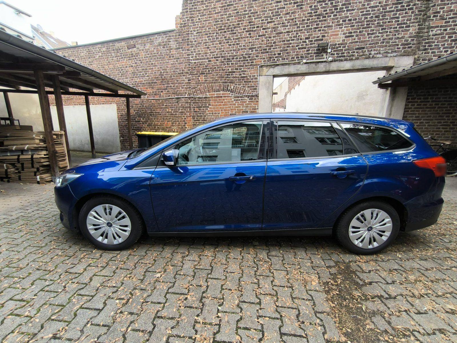 Ford Focus 2015 — photo 11