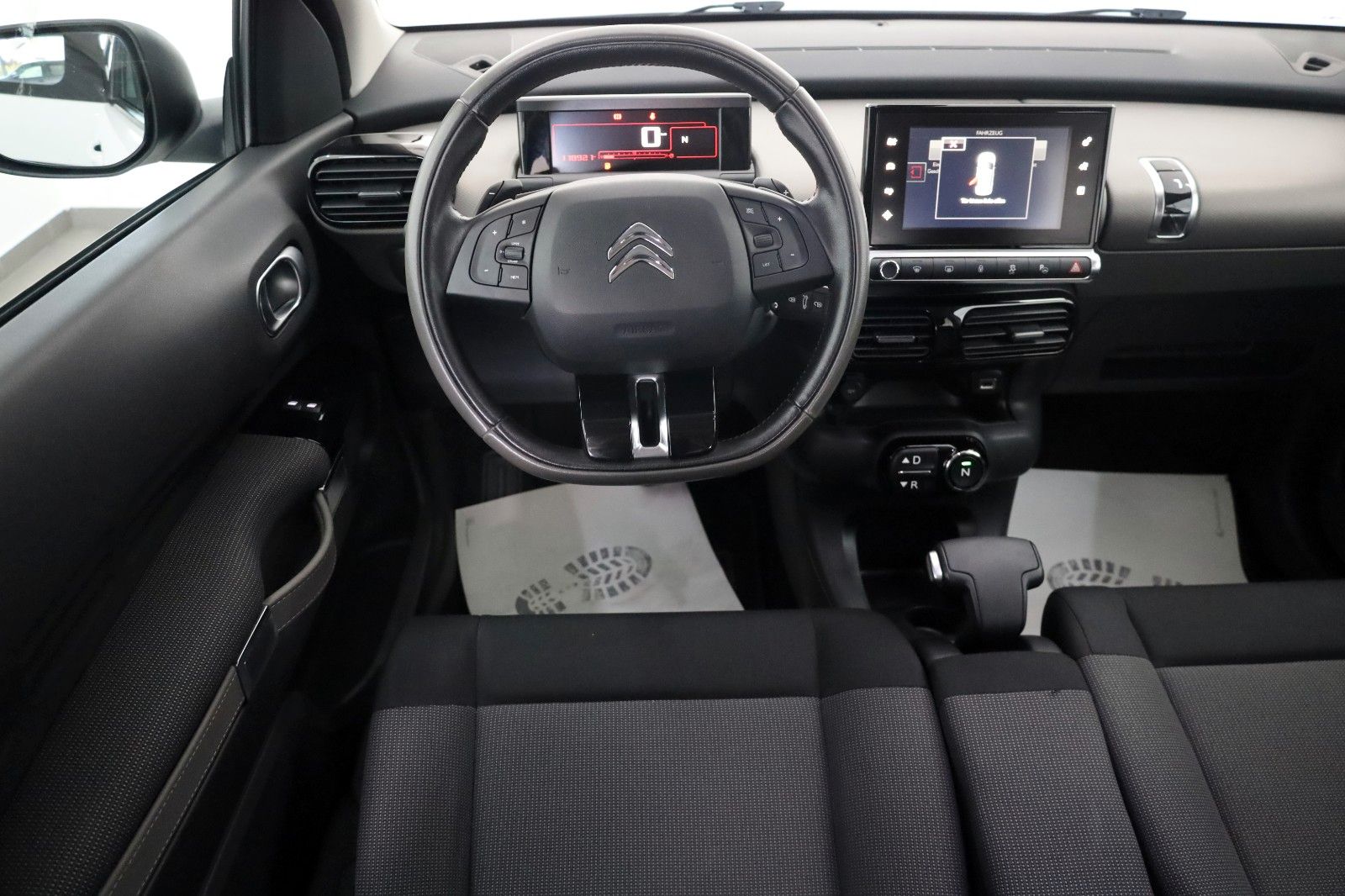 Fahrzeugabbildung Citroën C4 Cactus Shine Navi,SH,PDC,Kamera,ParkAssist
