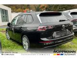 Volkswagen Golf VIII Variant 2.0 TDI IQ.Light Rear View - Volkswagen Golf: Schwarz, Kombi
