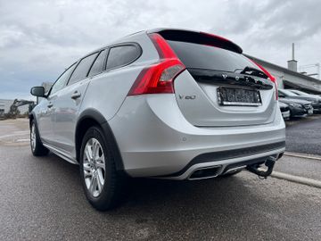 Volvo V60 Cross Country - 8