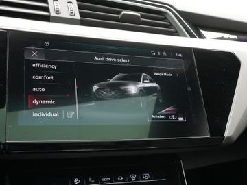 Audi Q8 - 10