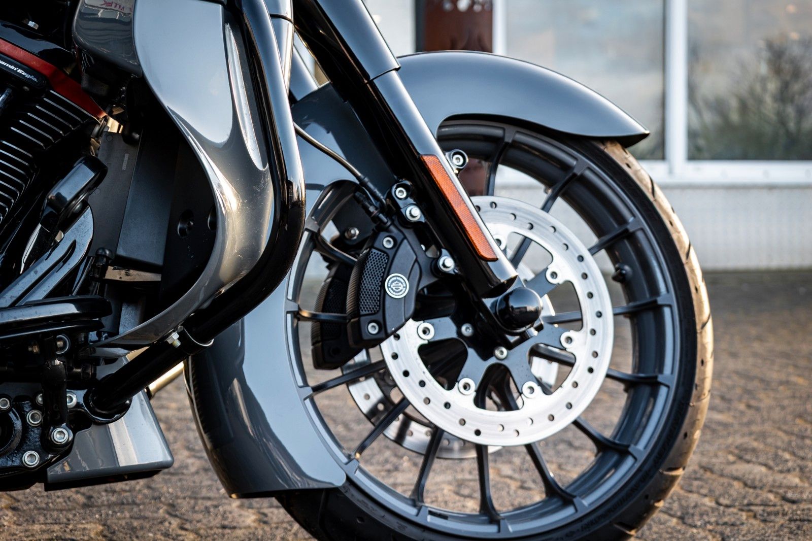 Fahrzeugabbildung Harley-Davidson FLHXSE CVO STREET GLIDE 117 cui - Jekill -