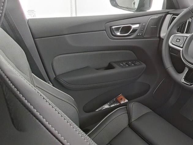 Fahrzeugabbildung Volvo XC 60 XC60 Plus Black Edition AWD