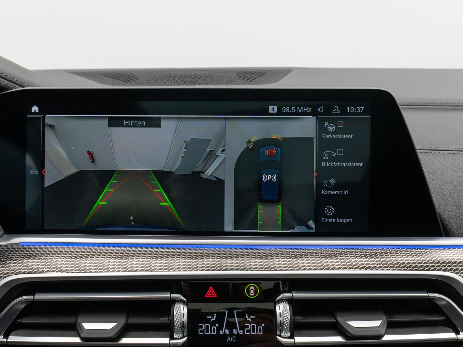 Fahrzeugabbildung BMW X5 M50i Panorama 360° DAB H/K AHK Komfort 22Zoll