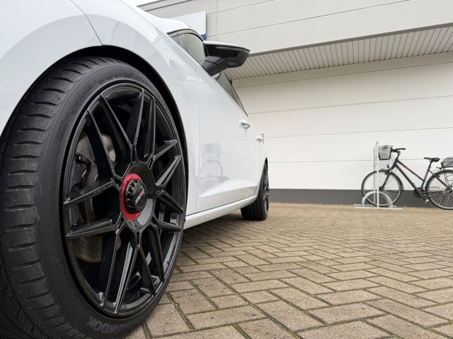 SEAT Leon FR Sportpaket El. Panodach Navi Leder Sound - Image 10